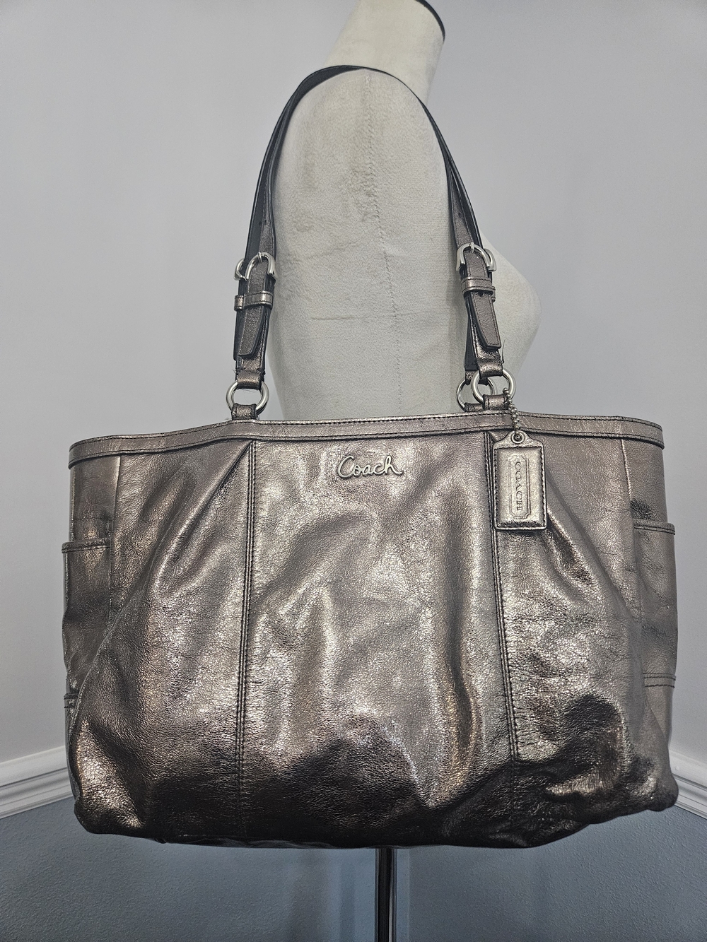 Authentic 2011 Coach Gallery East-West Cowhide Leather Tote Shoulder Bag F17721